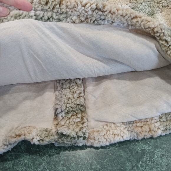 THREAD & SUPPLY One Track Mind Checkered Plaid Cropped Shacket Green XL NWT Cozy - Picture 13 of 13